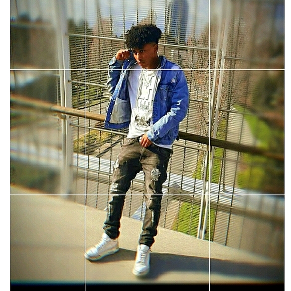 Jeans Jacket Size M🥶🔷️ - Picture 2 of 2